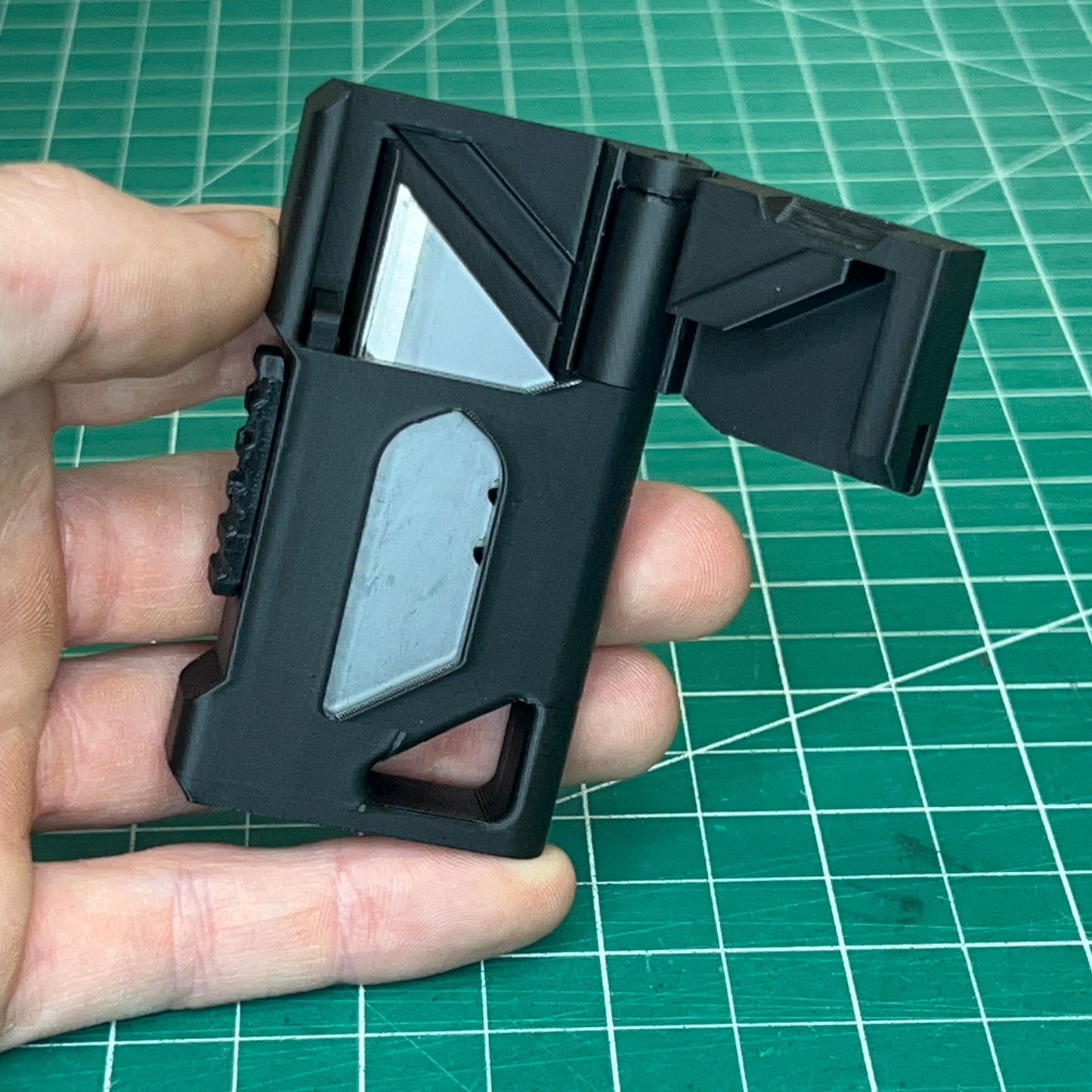 Utility Blade Case | Compact Holder for Utility/Box Cutter Blades